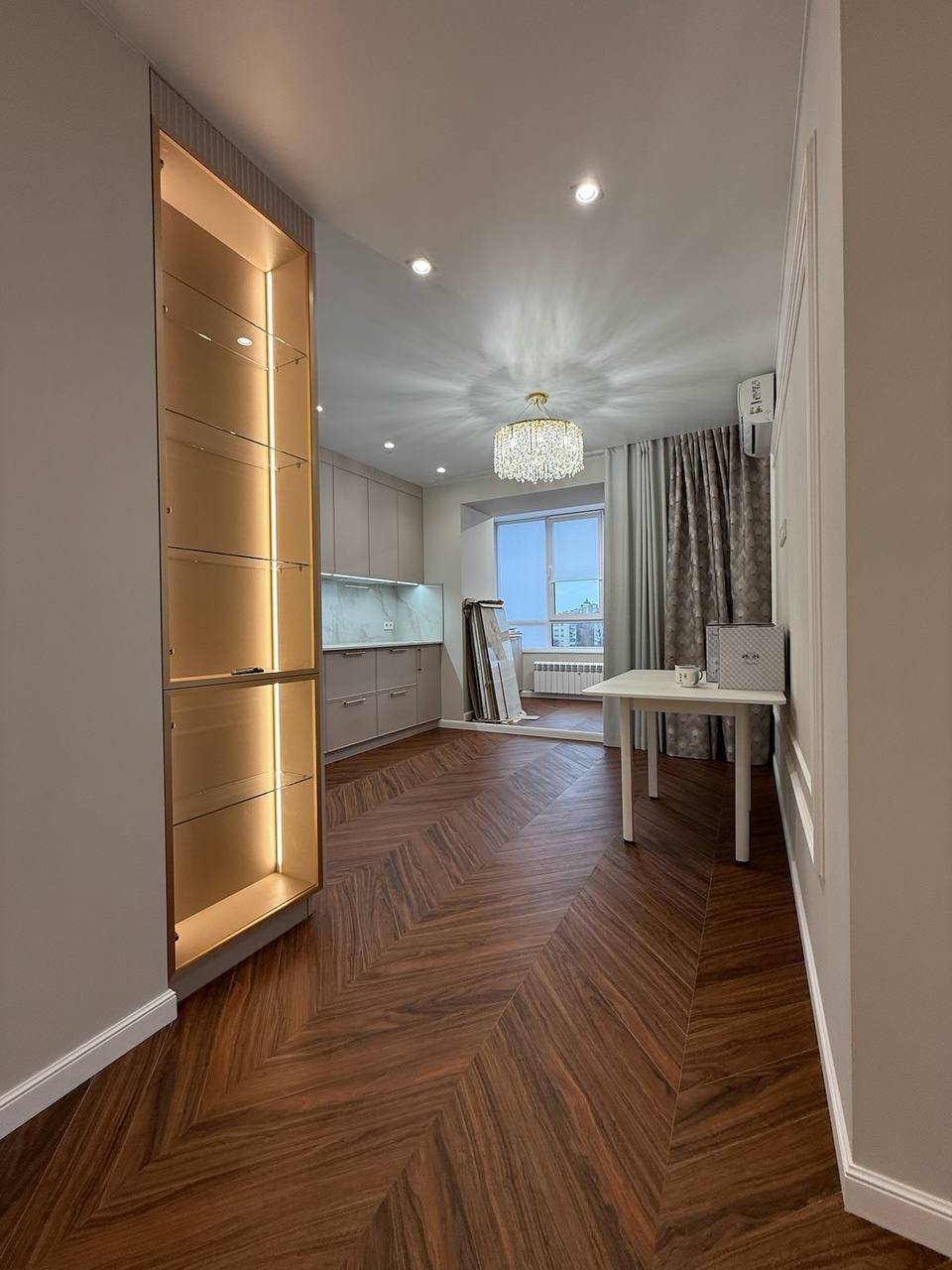 Жилое пространство с акцентом Бордо