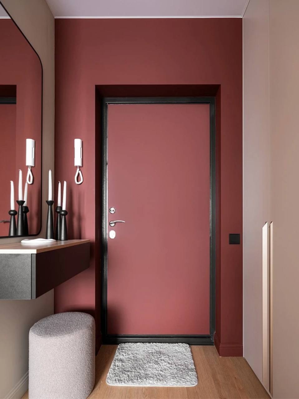 Жилое пространство с акцентом Бордо